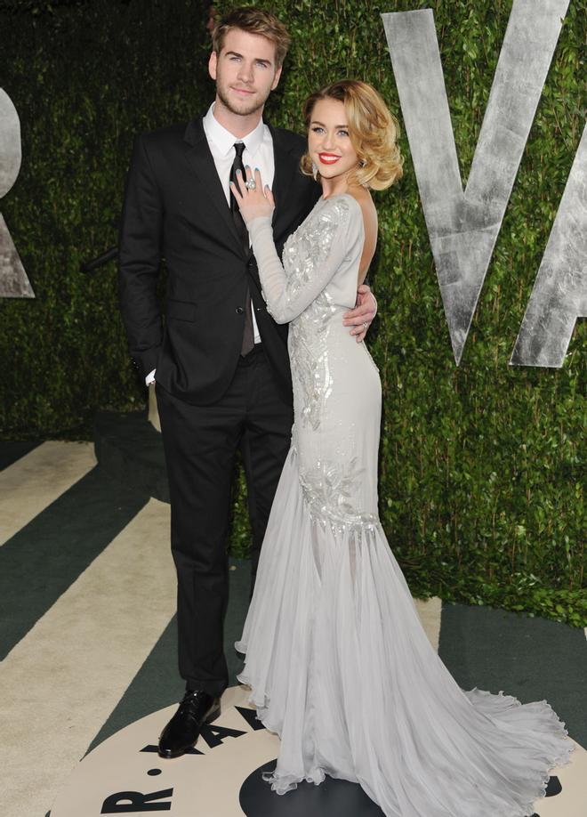 Liam Hemsworth y Miley Cyrus en los Oscar 2012