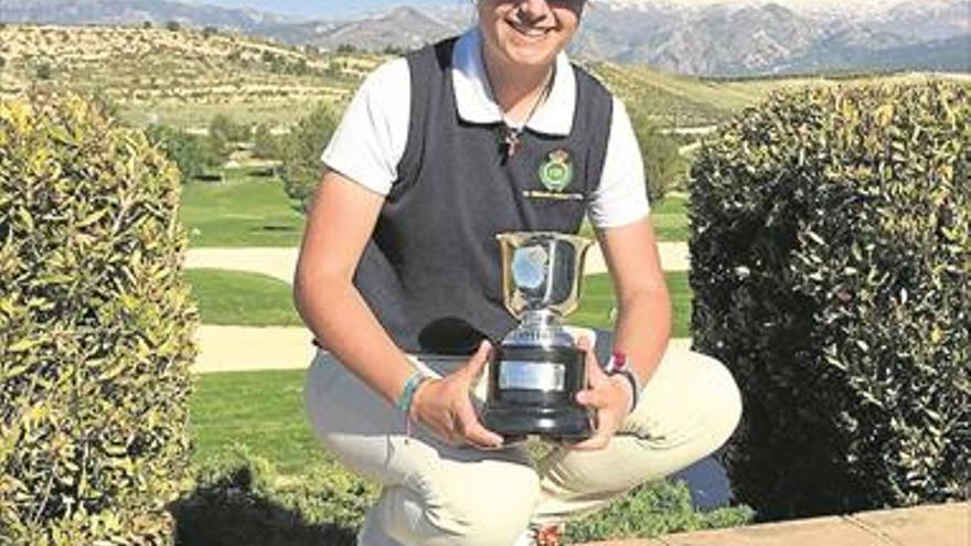 éxito de la golfista cadete carmen belmonte en el club santa clara