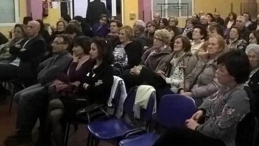 Público asistente al acto del Día Internacional de la Mujer en La Foz.