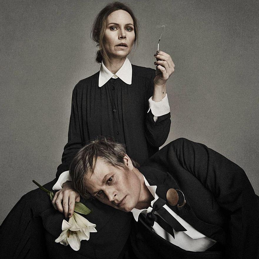 Nina Persson y Martin Hederos. 