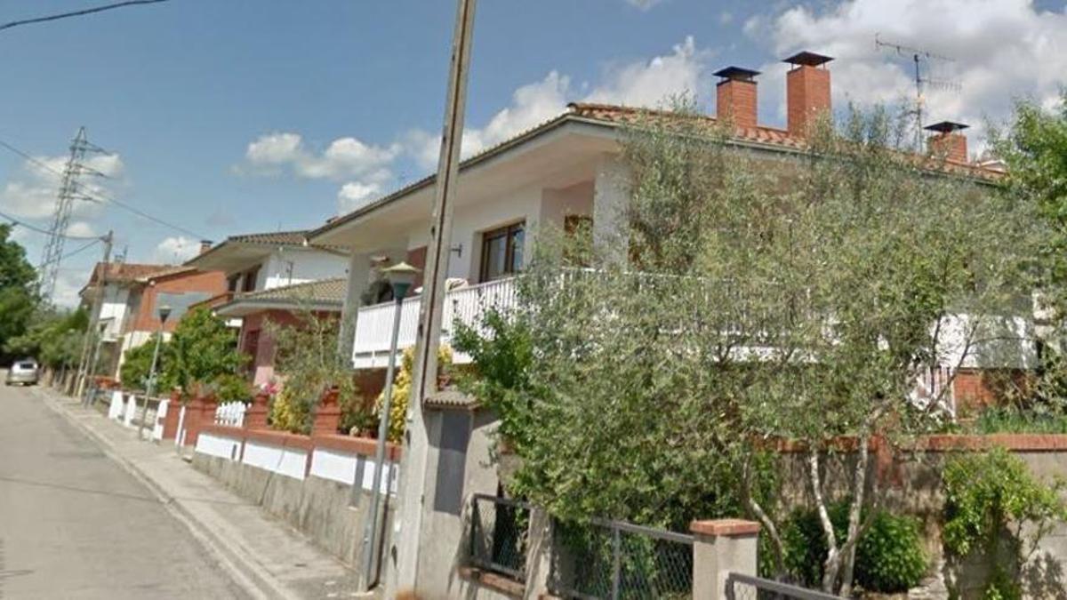 Troben un home mort i envoltat de joguines sexuals a Besalú Troben un home mort i envoltat de joguines sexuals a Besalú