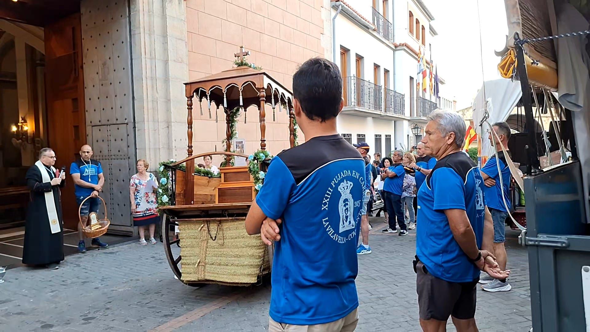 La XXII Pujada en Carro a la Cova Santa inicia su peregrinación en la Vilavella