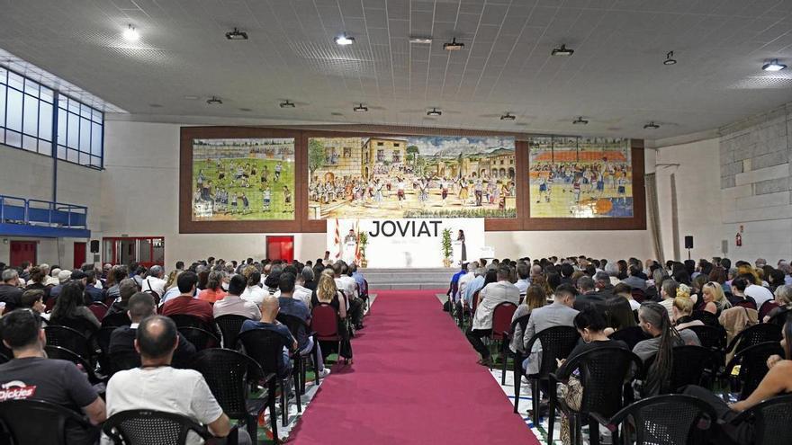 Joviat  gradua cinc-cents alumnes de formació postobligatòria i diu adeu als ensenyaments obligatoris