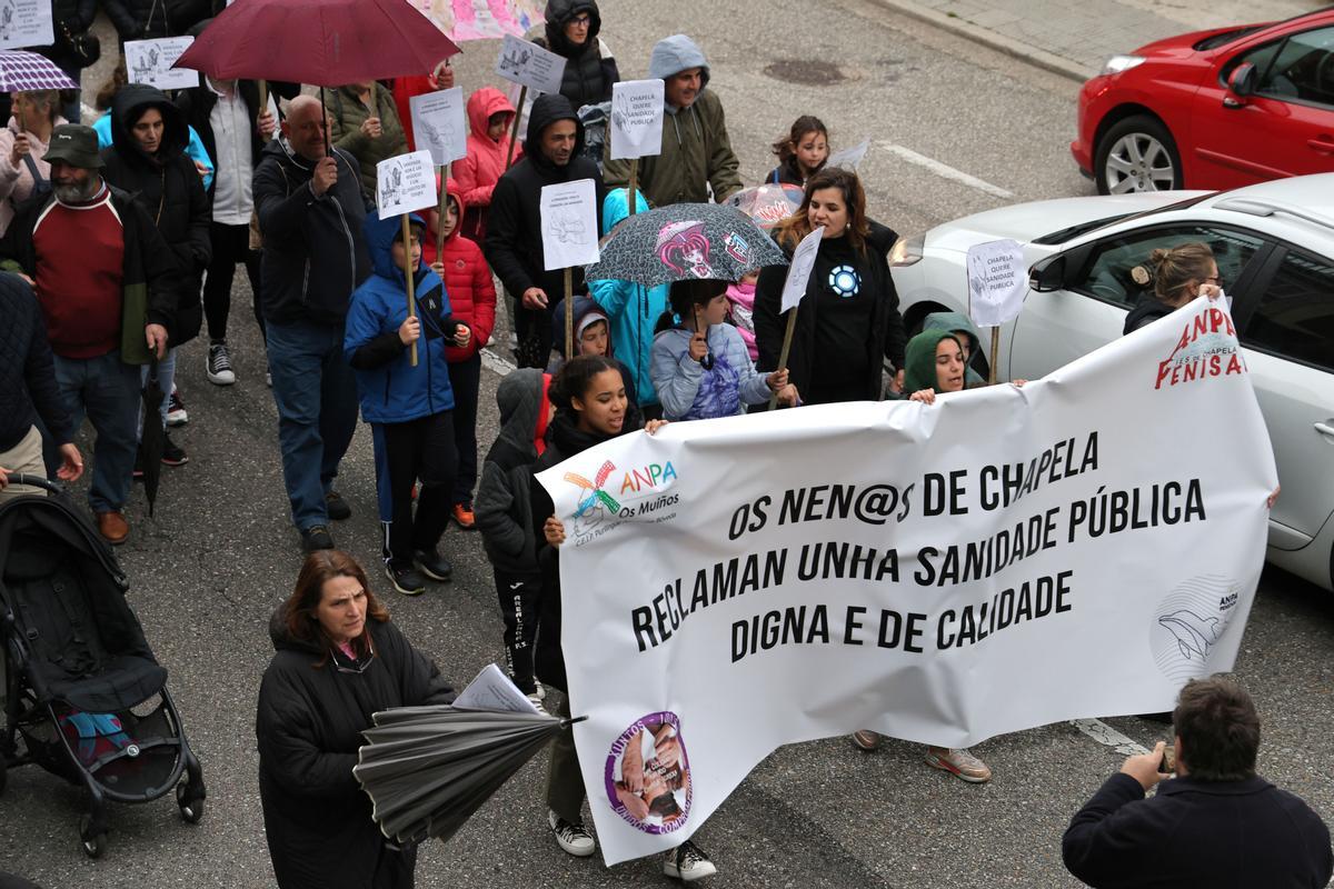 Manifestantes, ayer, durante la marcha.