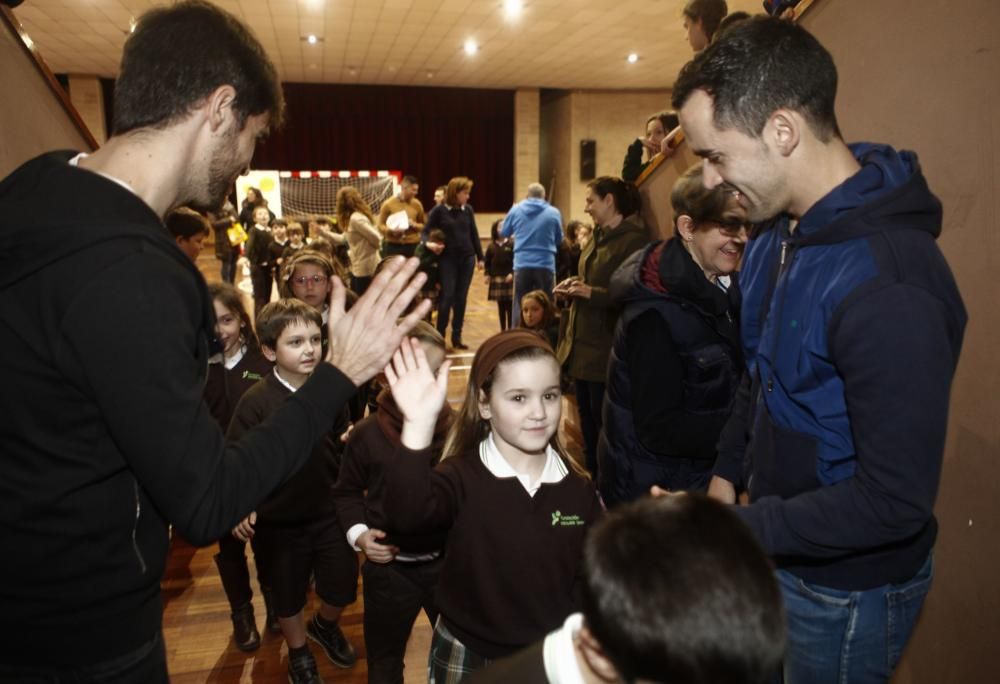 Michel y Linares visitan el colegio Las Teresianas