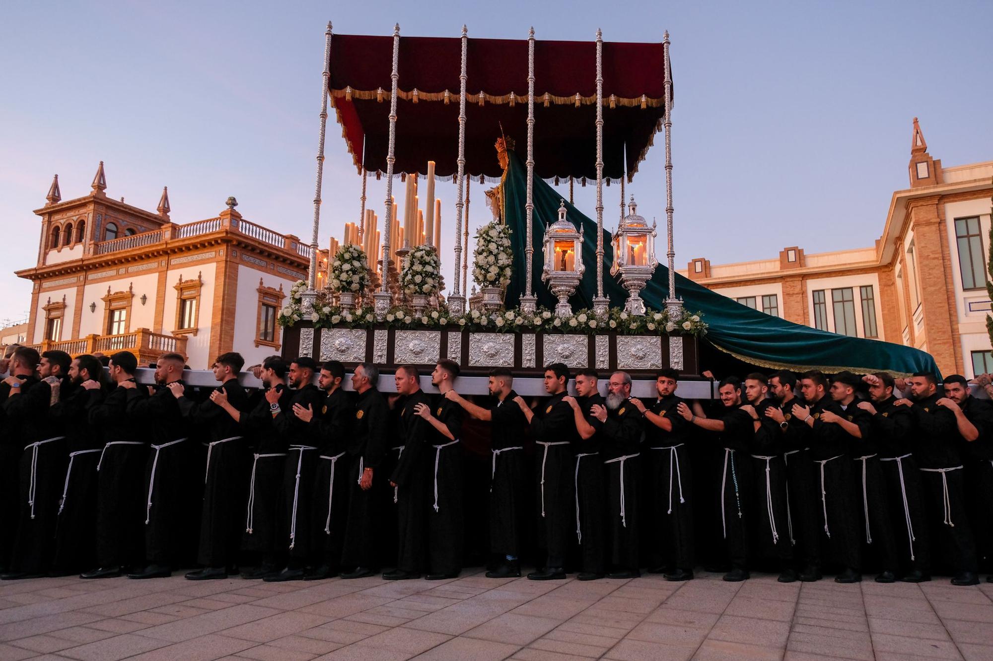 La salida extraordinaria de Mediadora de Salvación, en imágenes