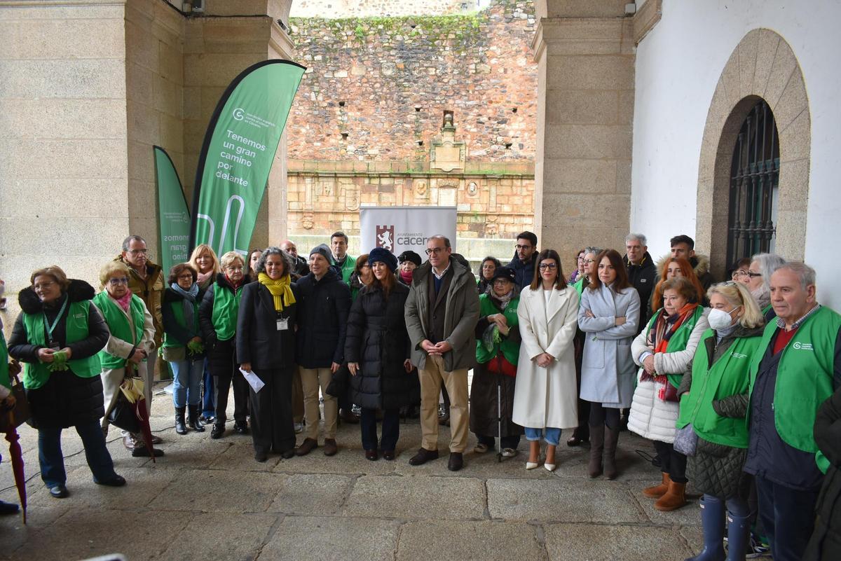 Fotogalería | Cáceres conmemora el Día Mundial contra el Cáncer Fotogalería | Cáceres conmemora el Día Mundial contra el Cáncer