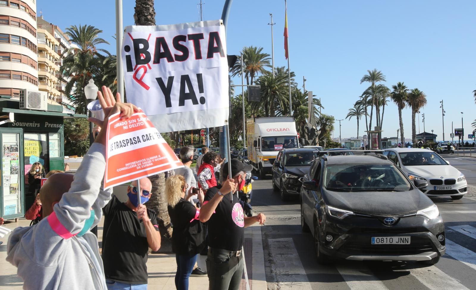 Una protesta de la hostelería colapsa el centro de Alicante