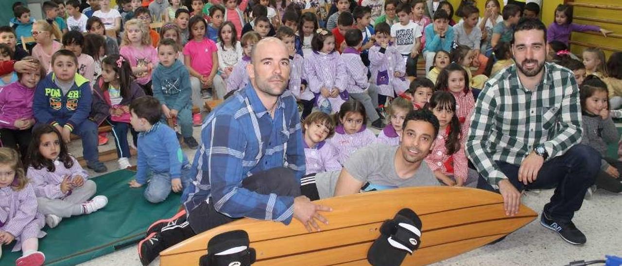 El colegio Padre Galo de Luarca enseña a los alumnos los deportes de riesgo