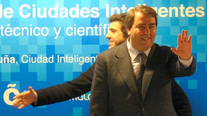 El alcalde, Carlos Negreira, en la primera reunión del comité de la Red Española de Ciudades Inteligentes celebrada en el Ágora.