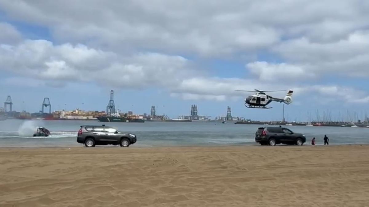 La Guardia Civil simula la recuperación de un barco secuestrado en Las Palmas de Gran Canaria