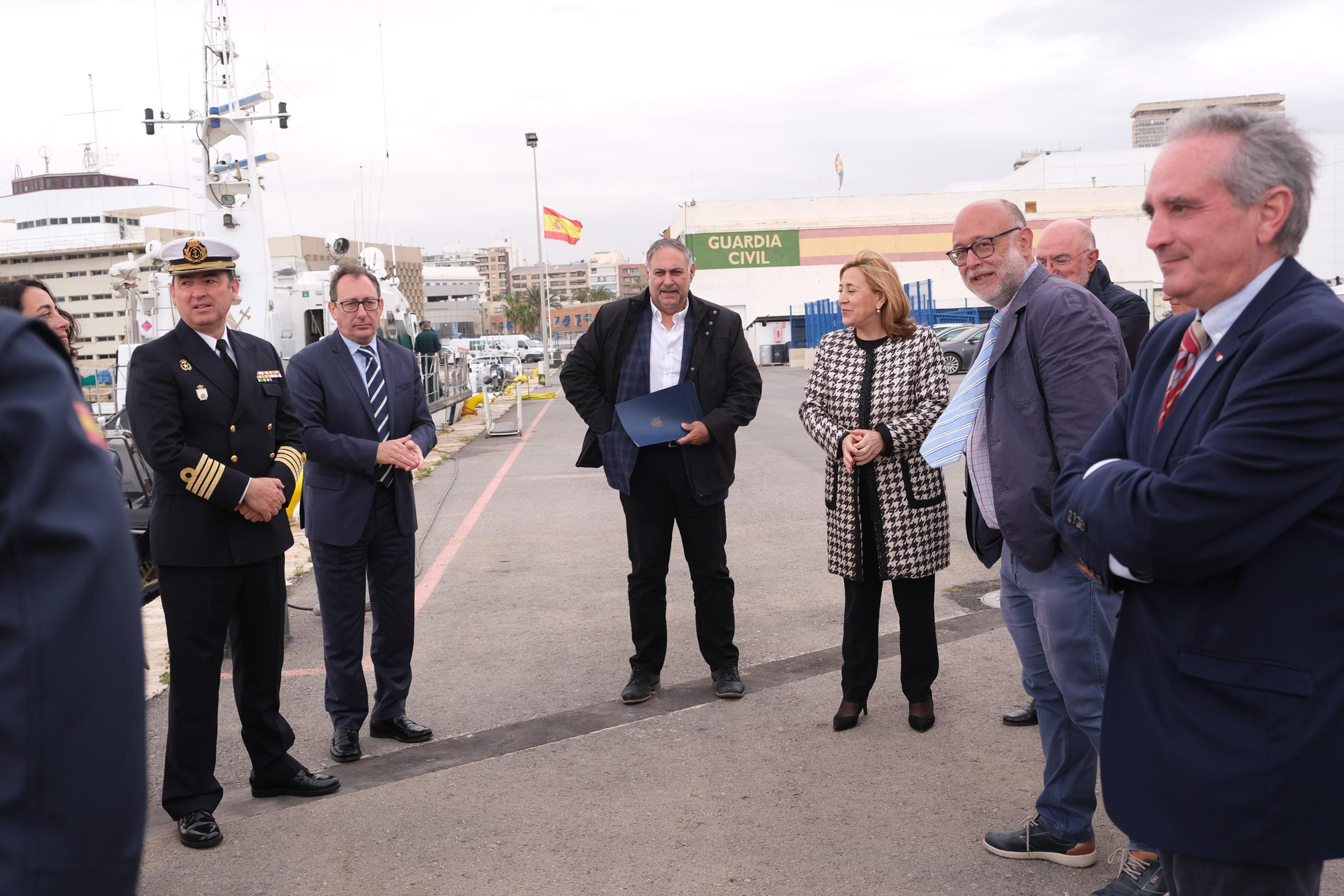 Salvamento Marítimo estrena nuevo barco en su base de Alicante