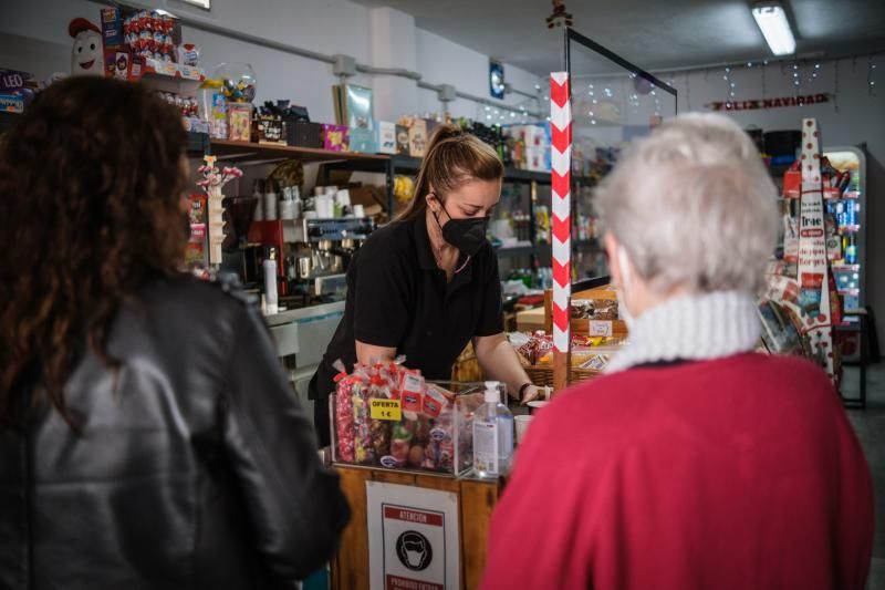 Reapertura de la tienda Todoque tras ser arrasada por el volcán de La Palma