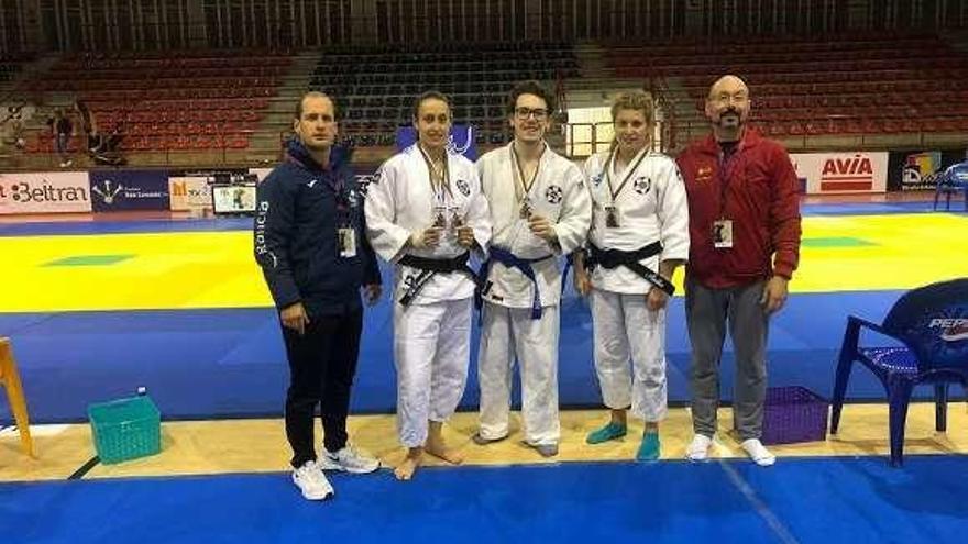 Los ourensanos, durante una competición en Eibar. // FDV