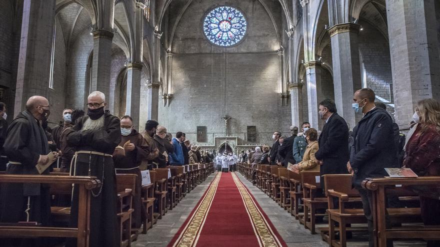 La Seu de Manresa resplendeix com una catedral en la primera beatificació que acull