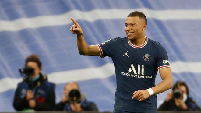 Mbappé - 145 millones (2018-19).jpg