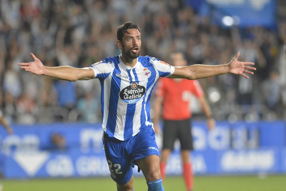 El Dépor le gana al Sporting en el descuento