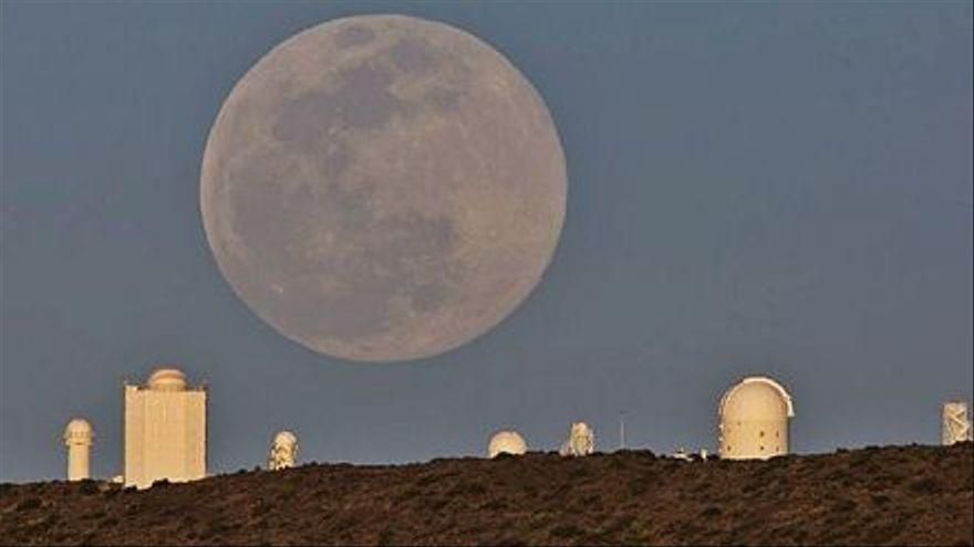 La Superluna de Esturión se podrá ver en Canarias como nunca: esta es la fecha y los mejores lugares para ver la única luna llena de agosto