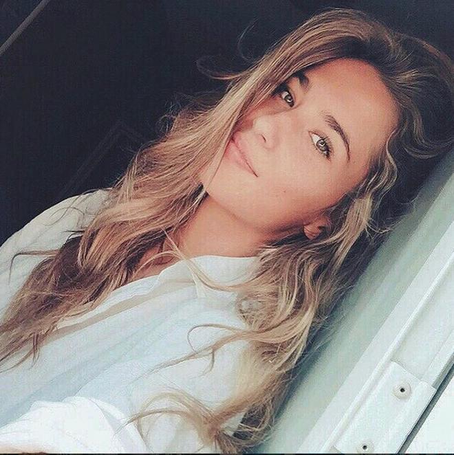 María Pombo, labios al desnudo