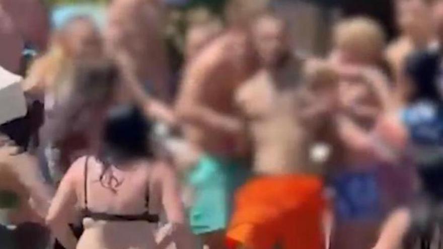 Vídeo: Un hombre le rompe la nariz a una niña de 13 años en un hotel de Barcelona