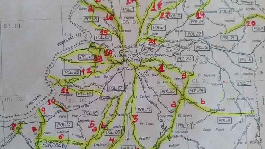 Plano de caminos y senderos anotados para su mejora en el término de Fermoselle.