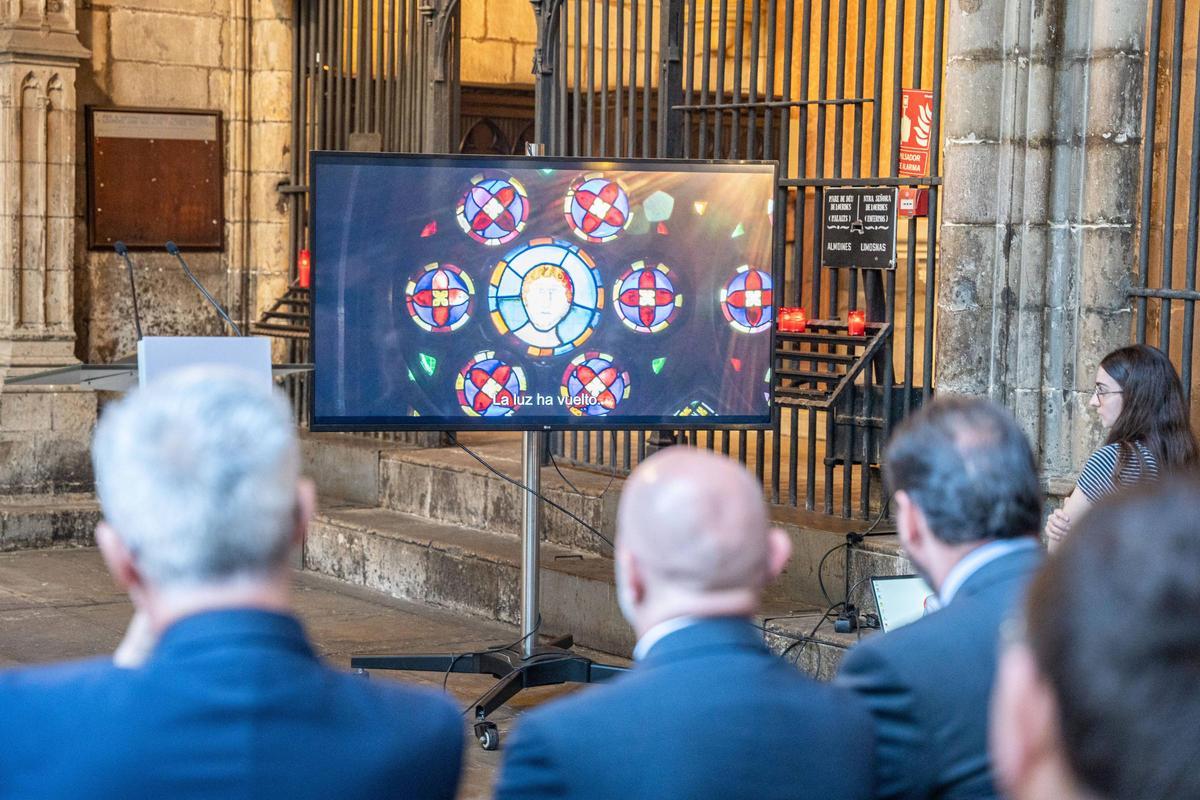 Inauguran los vitrales del ábside restaurados de la catedral de Barcelona