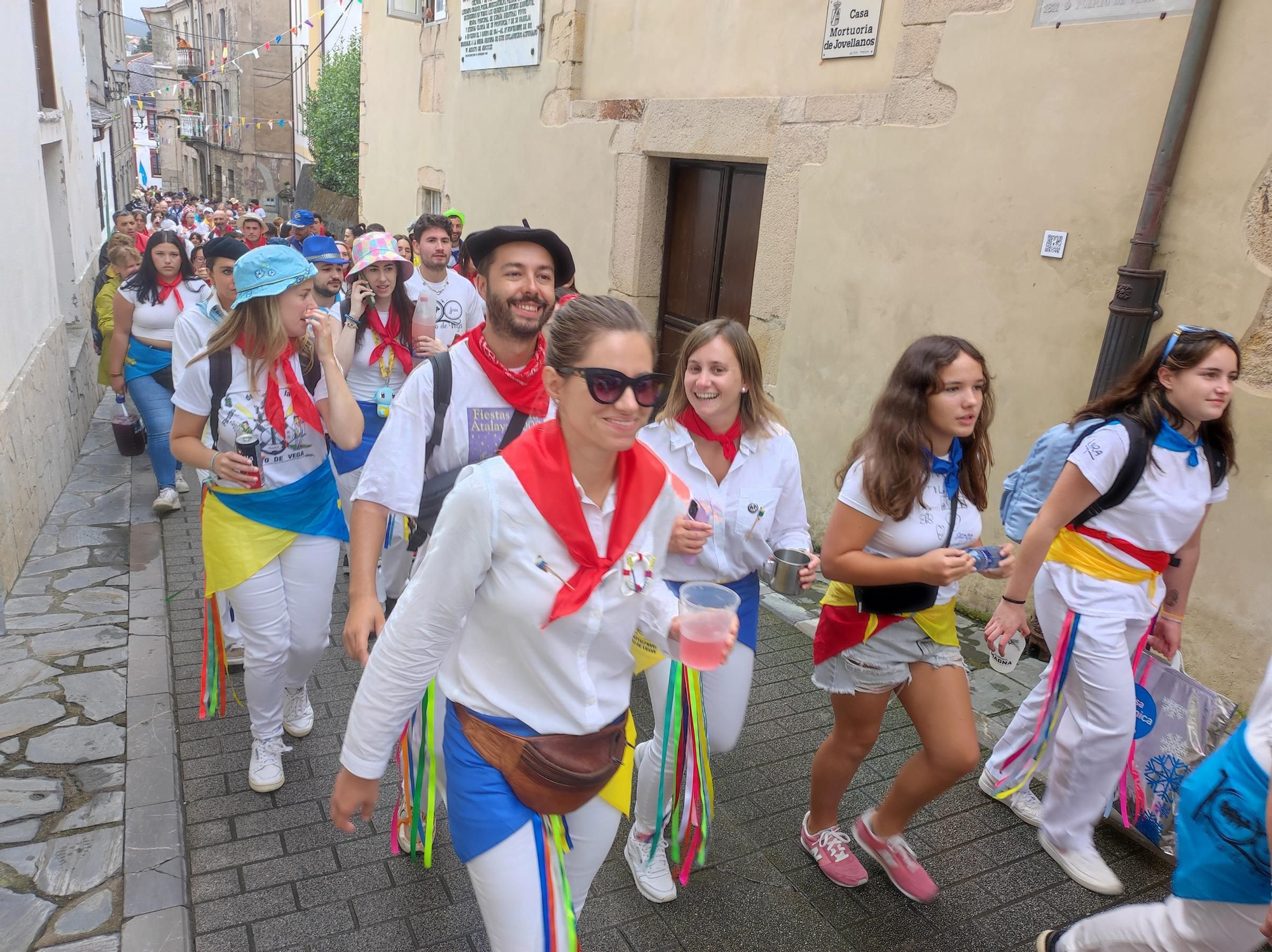 En imágenes: Así fue la salida de los romeros para celebrar la jira que cierra Las Telayas