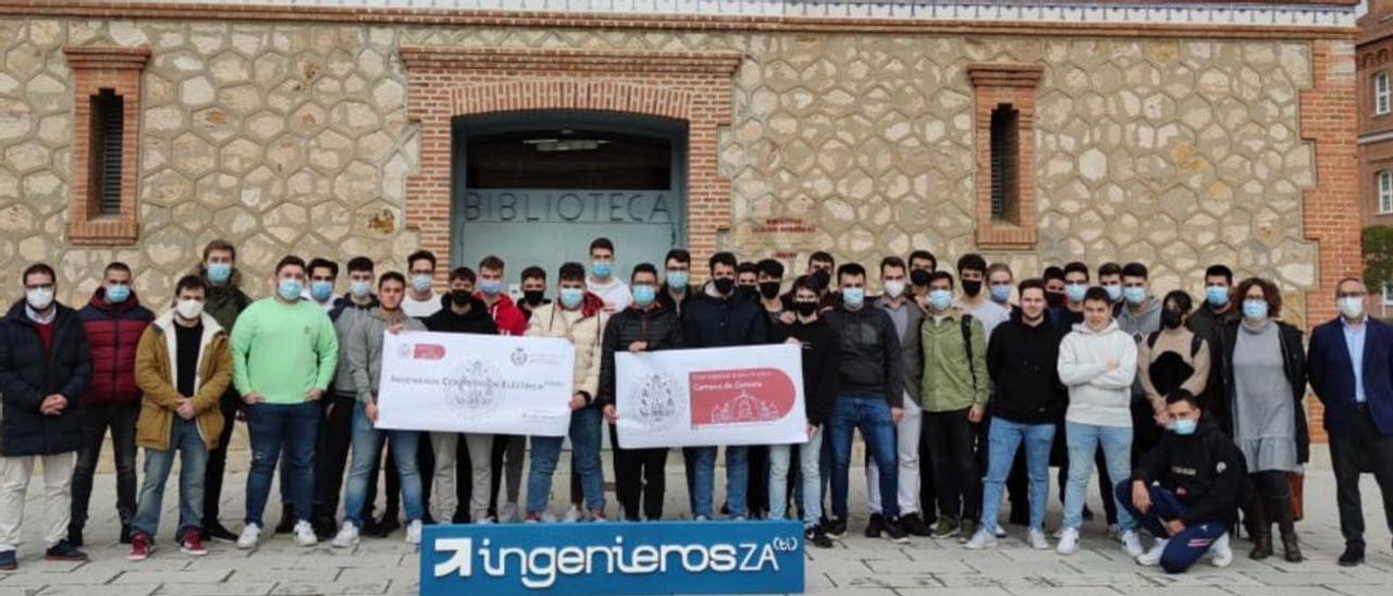 Integrantes del equipo de la Universidad de Salamanca que lleva a cabo el proyecto para competir en Fórmula Student, en el Campus Viriato. | Cedida