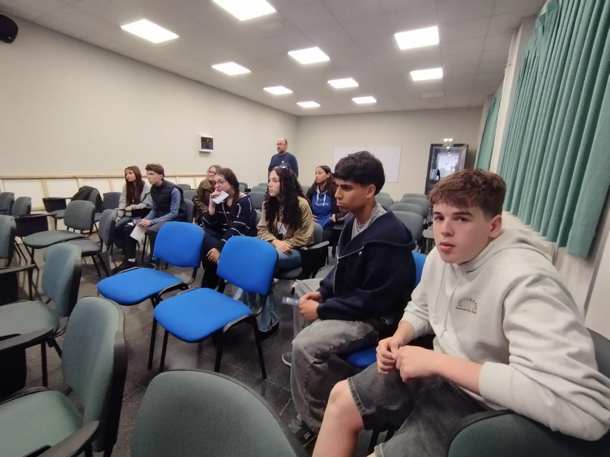 Asistentes al taller de administración.