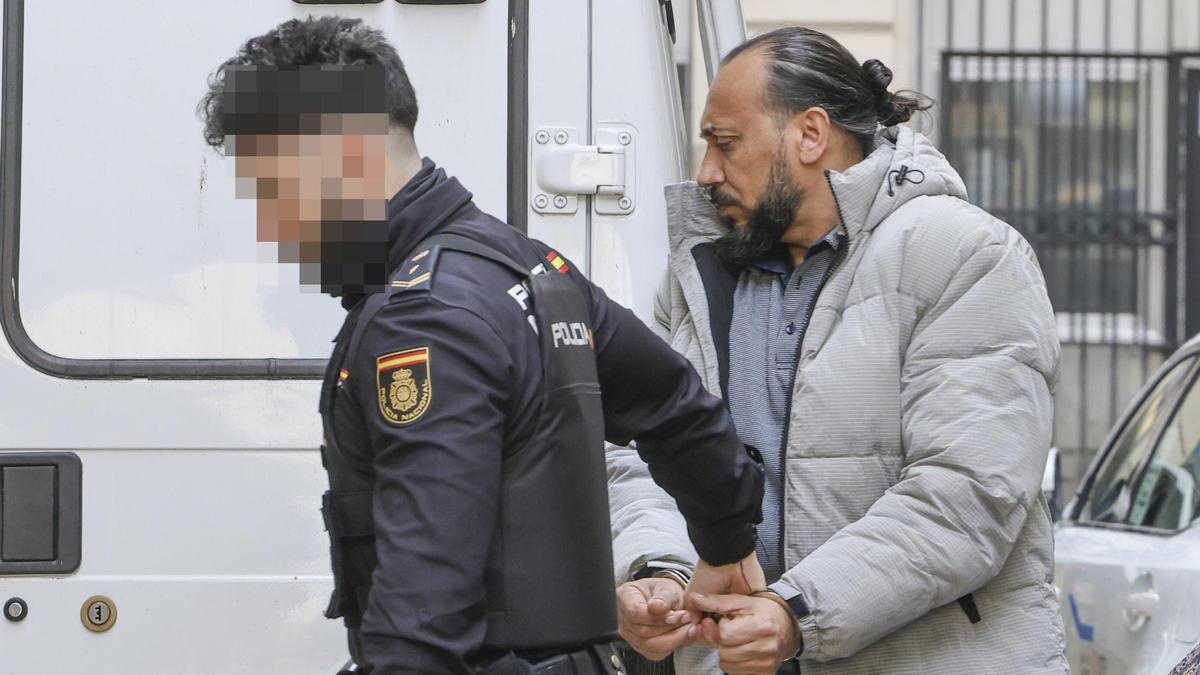 Juicio por intento de asesinato en la puerta de una discoteca de Elda