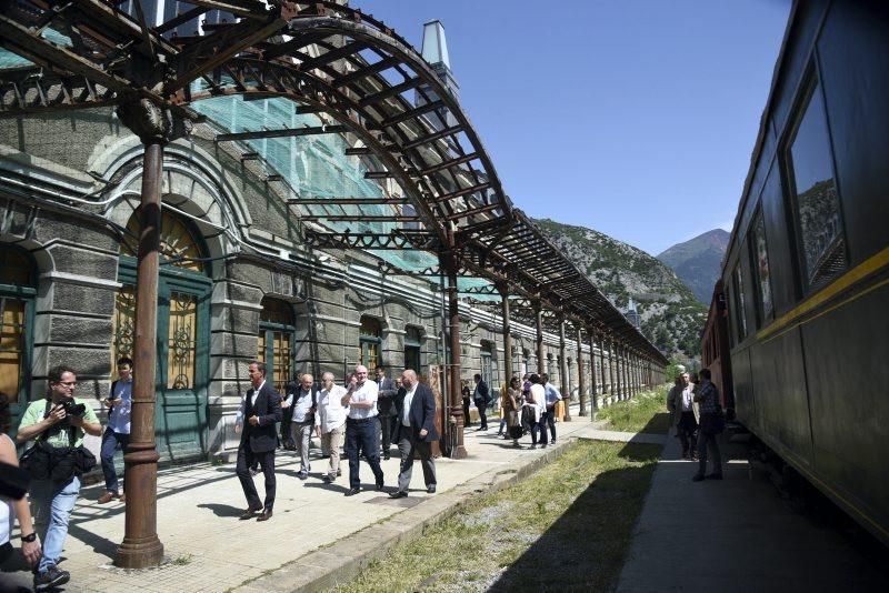 Reapertura de la línea ferroviaria internacional de Canfranc