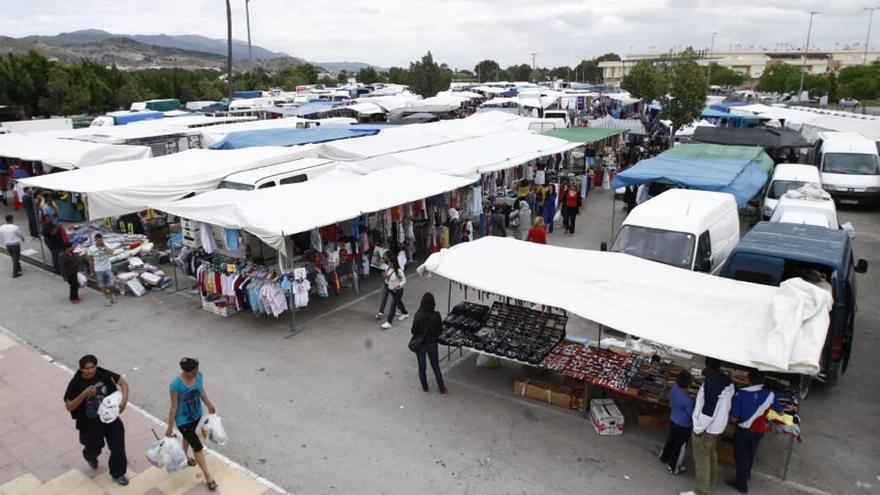 Los vendedores del mercado no pagarán tasa fuera del recinto