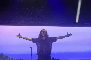 Arde Bogotá muestra su grandeza cantando bajo la lluvia de A Coruña