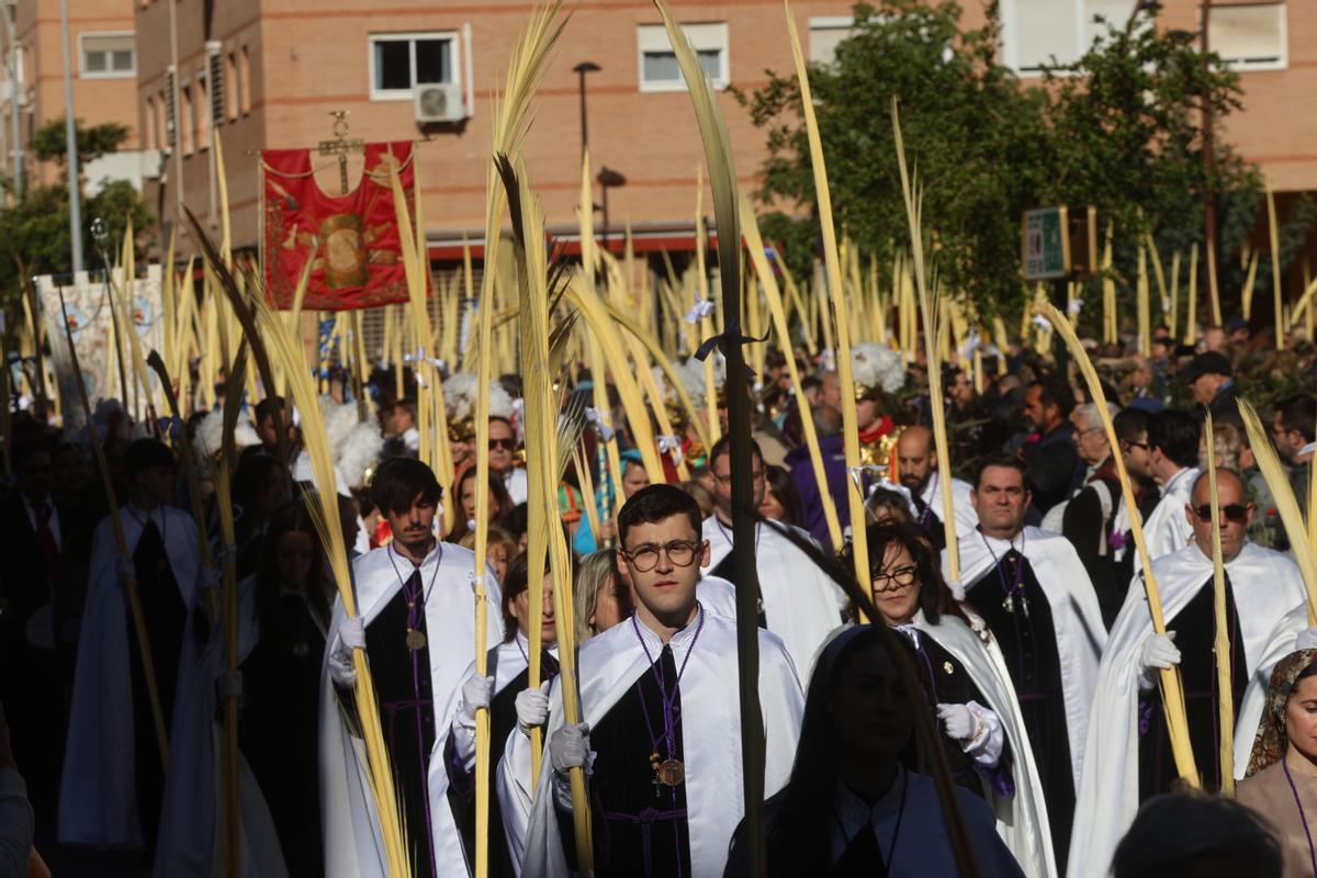 València da el pistoletazo de salida a los días grandes de la Semana Santa con la procesión del Domingo de Ramos