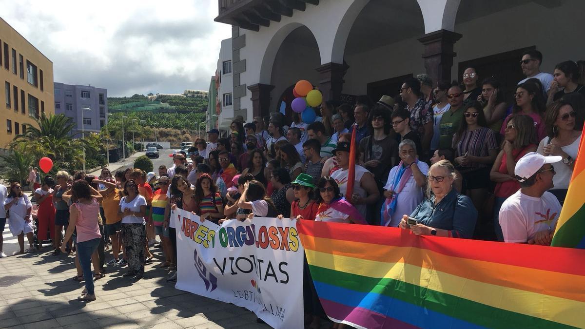 Una edición anterior del Día Orgullo Chiquito LGTBIQ+ en Tazacorte, La Palma.