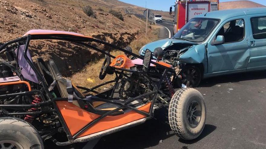 Los dos vehículos implicados en la colisión en Montaña Blanca.