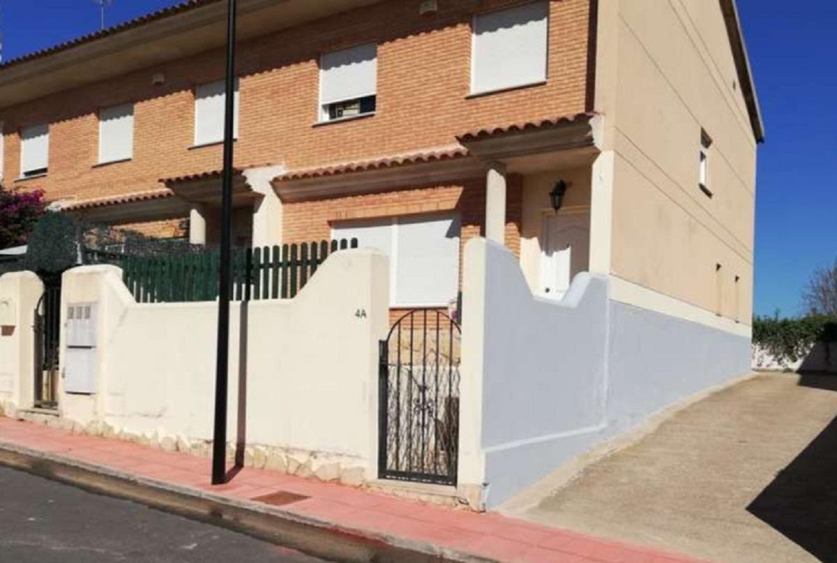 Adosado en venta en Cálig, Castellón