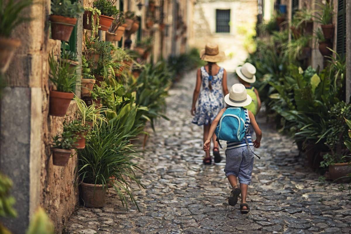 Vacaciones con niños por las calles de Sóller (Mallorca)