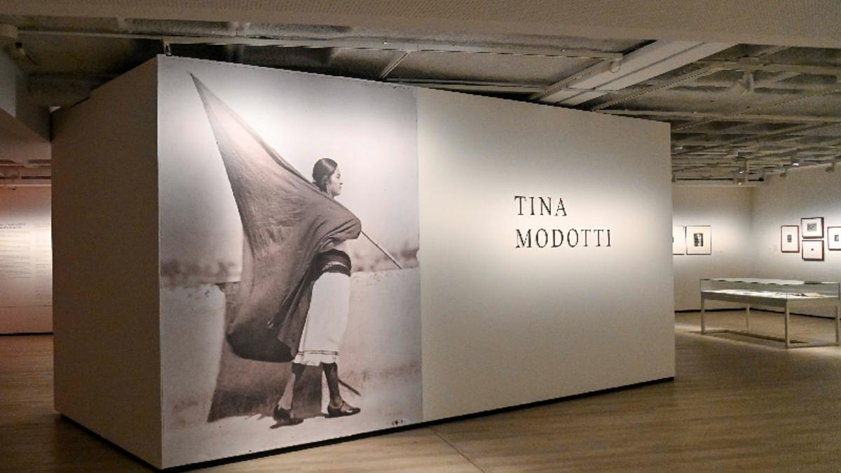 El centro KBr Fundación MAPFRE Barcelona presenta las muestras 'Tina Modotti' y 'La Cataluña de Jules Ainaud (1871-1872)'.