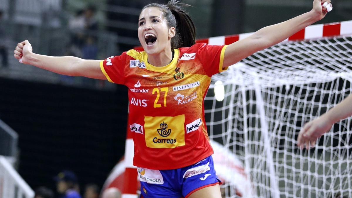 Lara González, durante un partido con la selección española