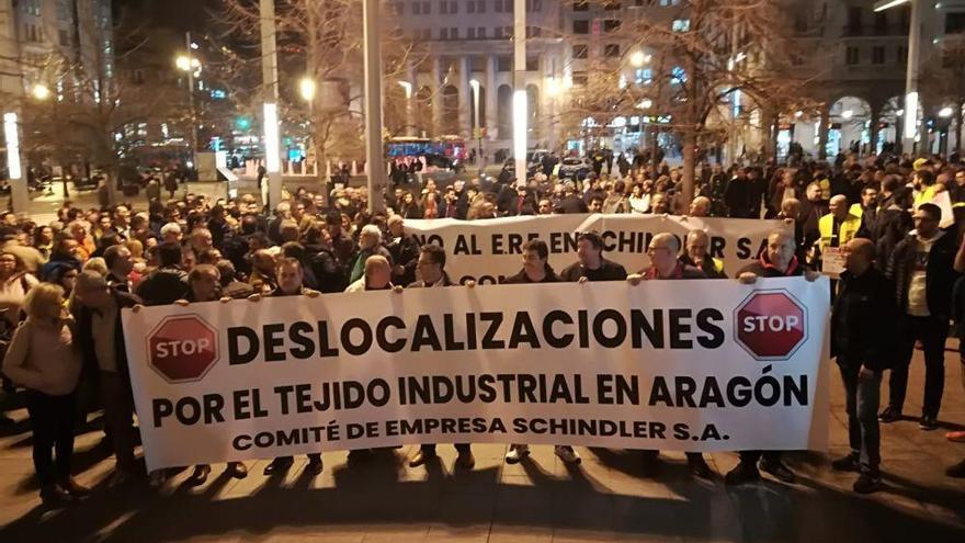 Los trabajadores de Schindler salen a la calle con «esperanza»