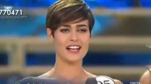 La nova Miss Itàlia, Alice Sabatini, es converteix en fenomen per les seves respostes en el concurs. Entre altres coses, diu que li hauria hagués agradat viure en la segona guerra mundial.