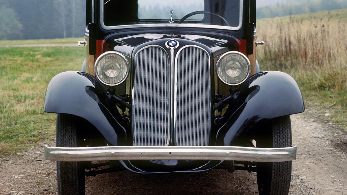 Las 10 parrillas más icónicas de BMW: desde el BMW 303 de 1933 hasta el BMW iX de 2021