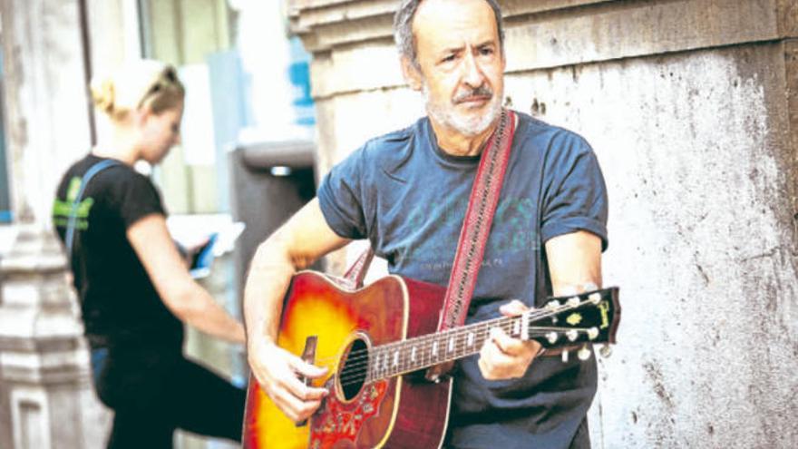 &quot;De la banca al rock, de la cabeza al corazón es la frase que resume mi vida&quot;