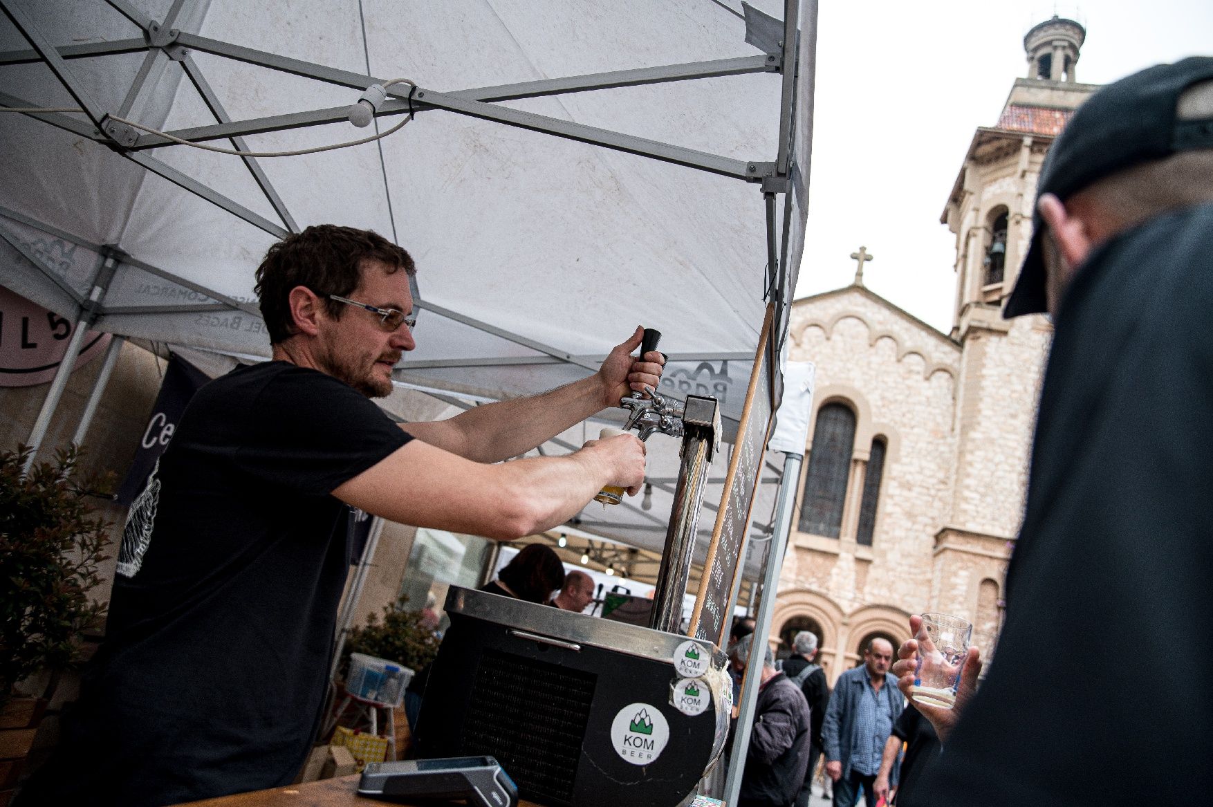 La 63e Fira d'Artés omple el poble de gent, cotxes i tractors