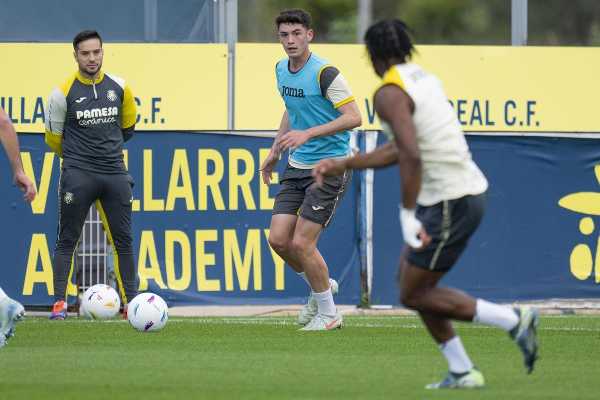 El jugador del Juvenil A ha tenido la oportunidad de ejercitarse con el primer equipo esta temporada.