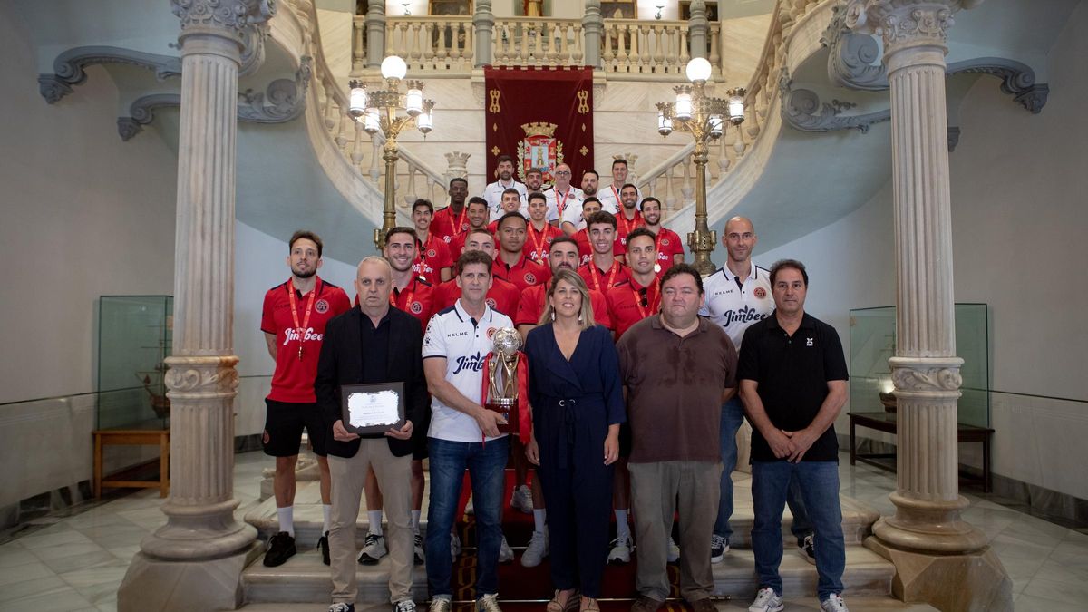 Los jugadores, en la recepción en el Ayuntamiento