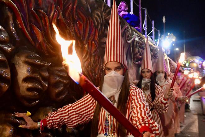 Las mejores imágenes del desfile del Entierro de la Sardina