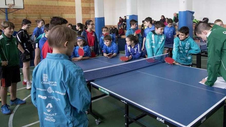 Imagen de una competición de tenis de mesa en La Josa.