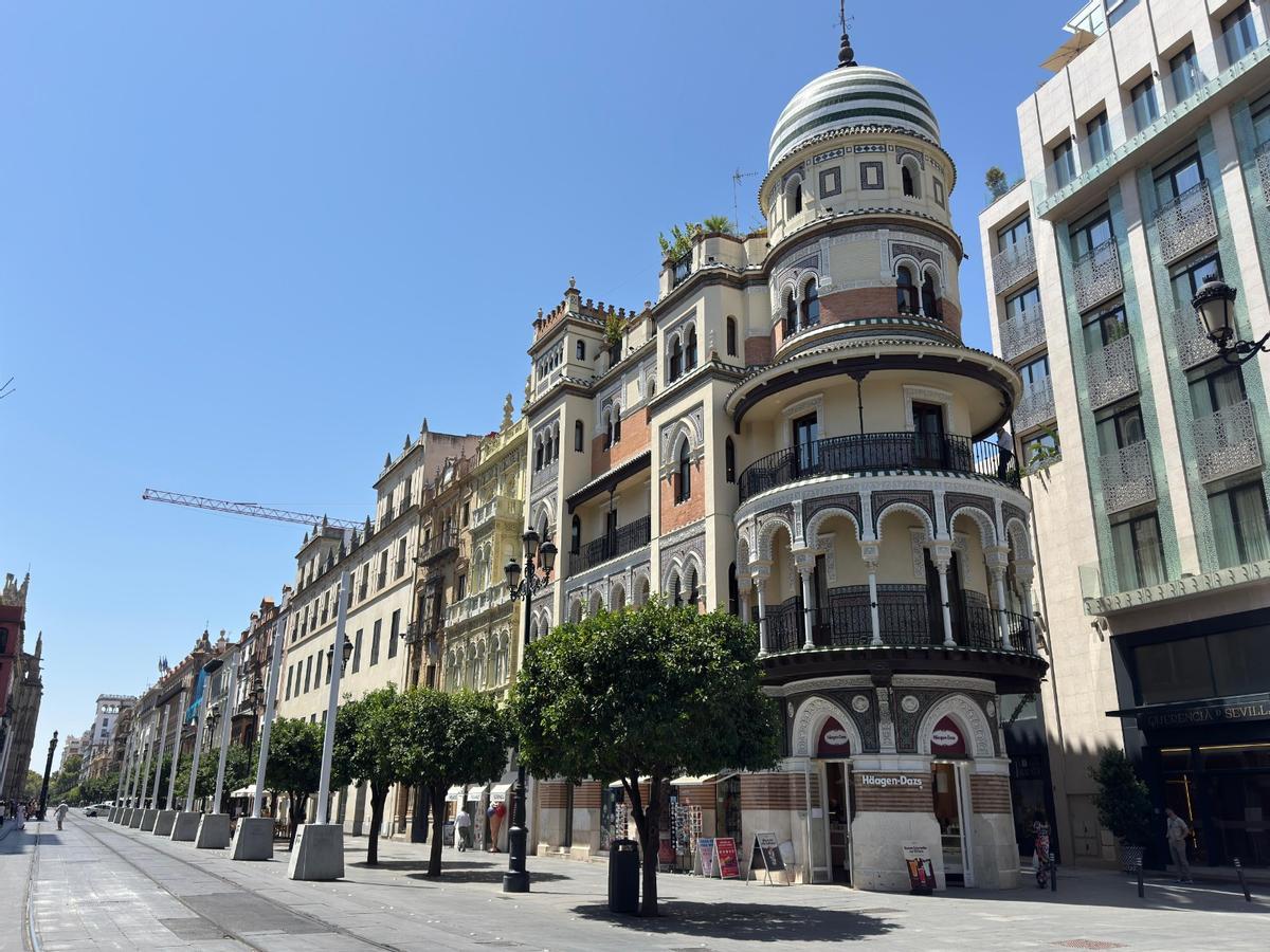 El emblemático edificio Filella se reconvertirá de oficinas a siete apartamentos turísticos.